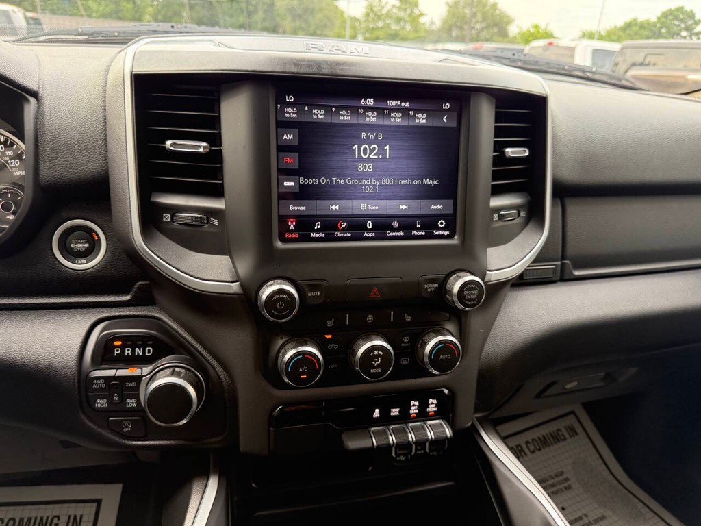 Ram 1500 Vehicle Full-screen Gallery Image 24