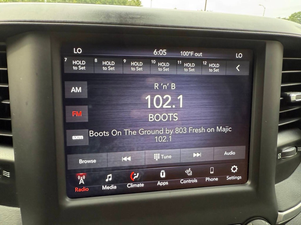 Ram 1500 Vehicle Full-screen Gallery Image 25