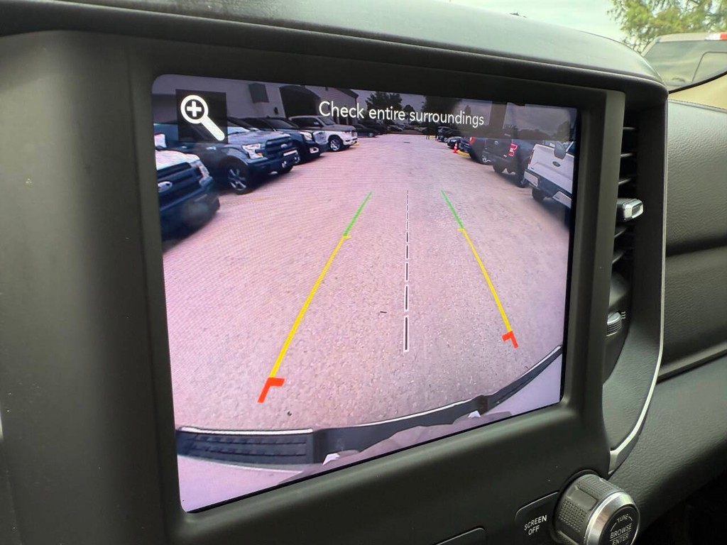 Ram 1500 Vehicle Full-screen Gallery Image 26