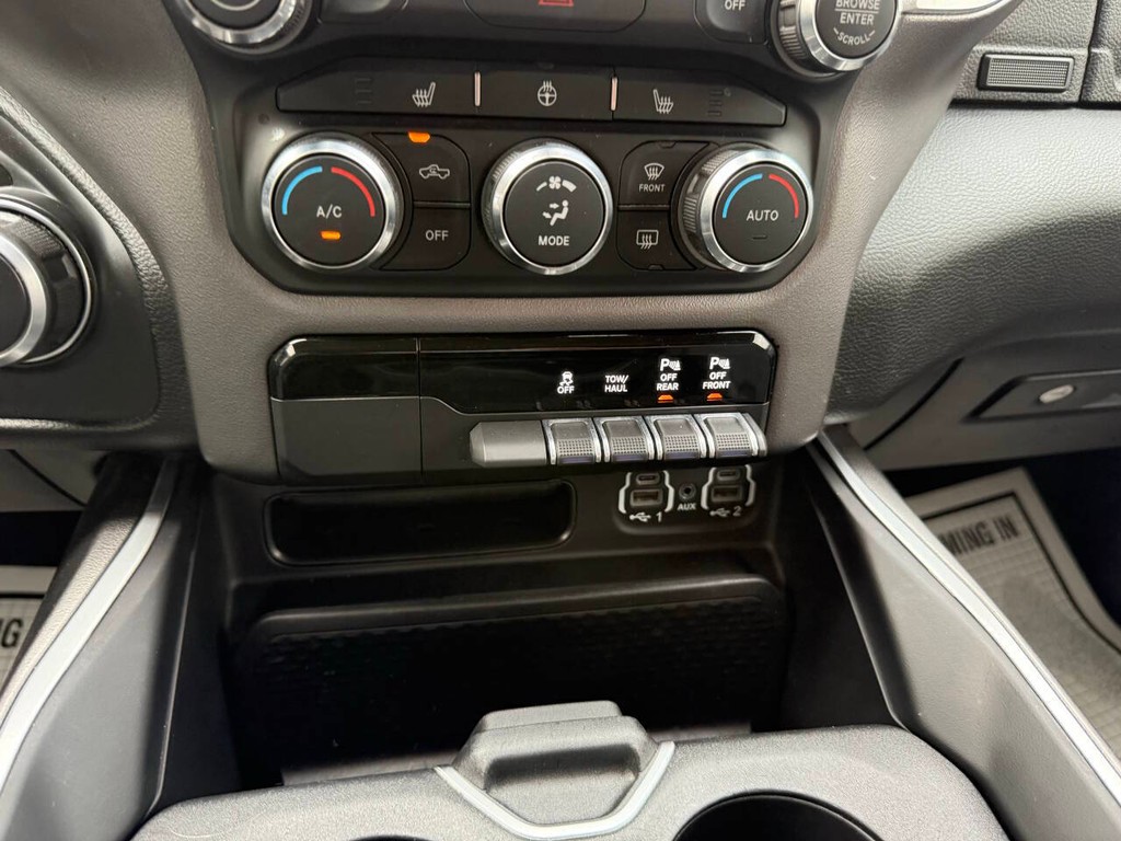 Ram 1500 Vehicle Full-screen Gallery Image 28