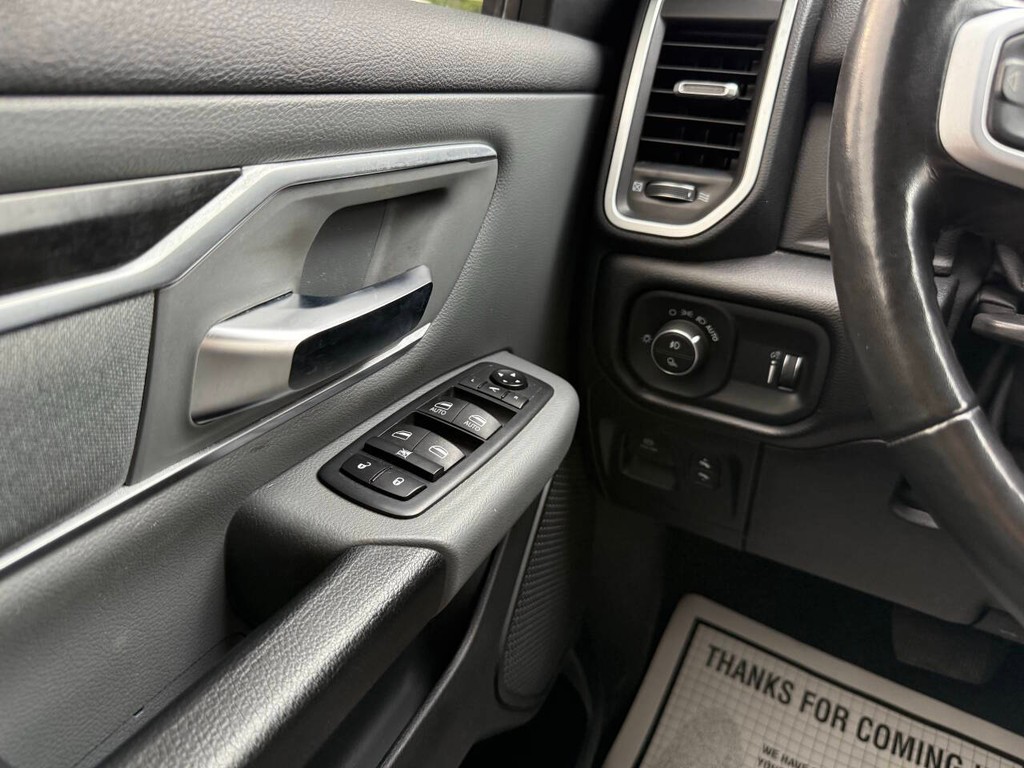 Ram 1500 Vehicle Full-screen Gallery Image 31