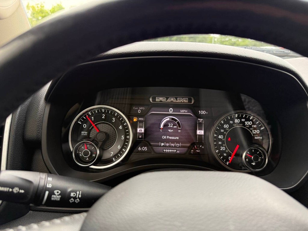 Ram 1500 Vehicle Full-screen Gallery Image 32