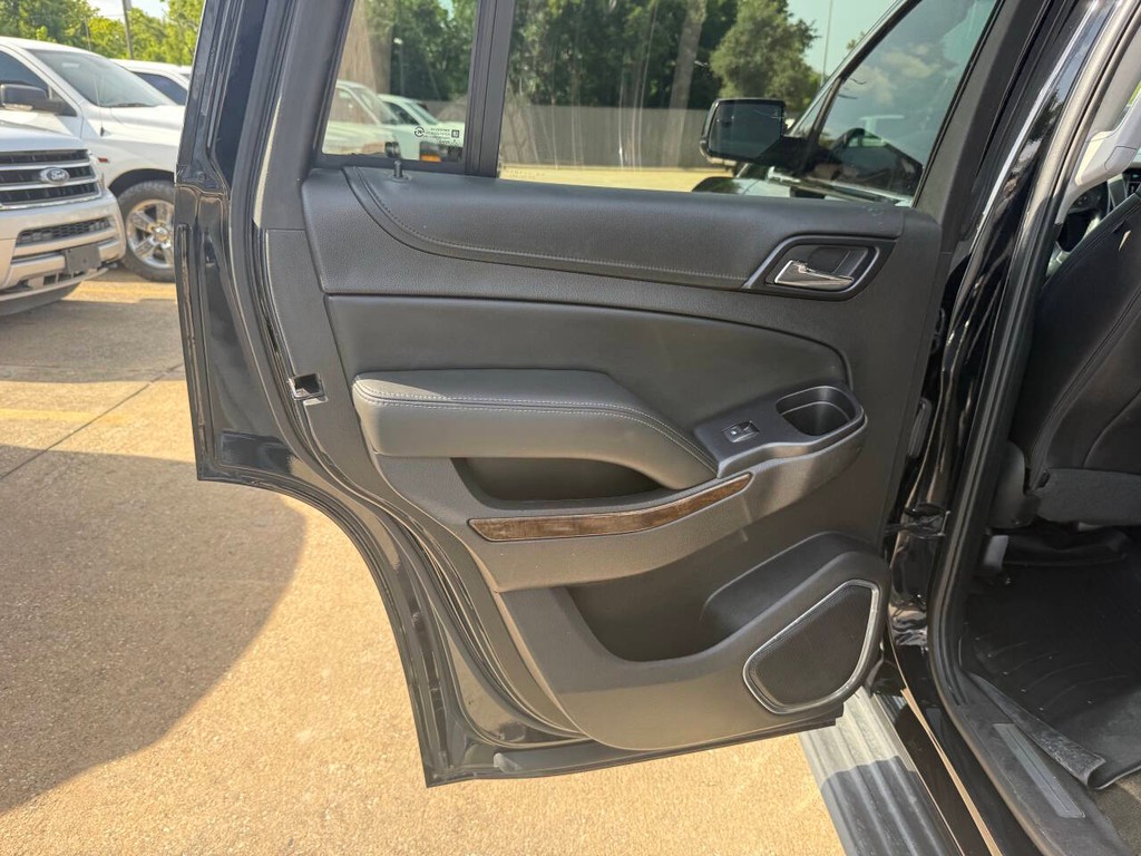 Chevrolet Tahoe Vehicle Full-screen Gallery Image 15