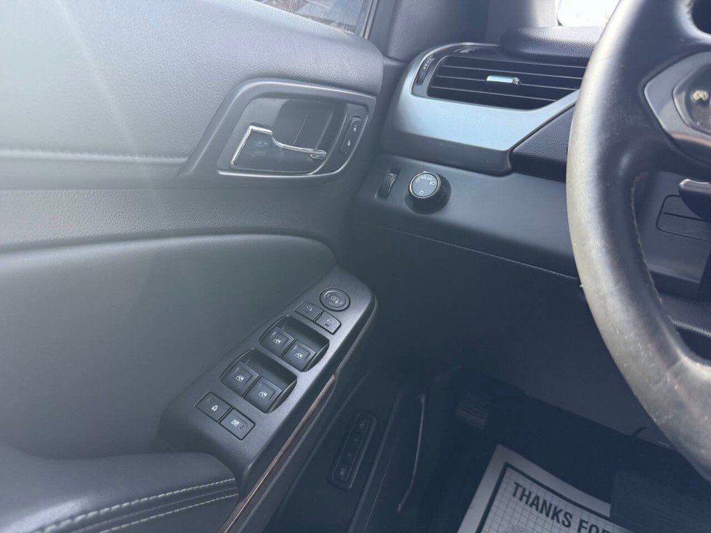 Chevrolet Tahoe Vehicle Full-screen Gallery Image 32