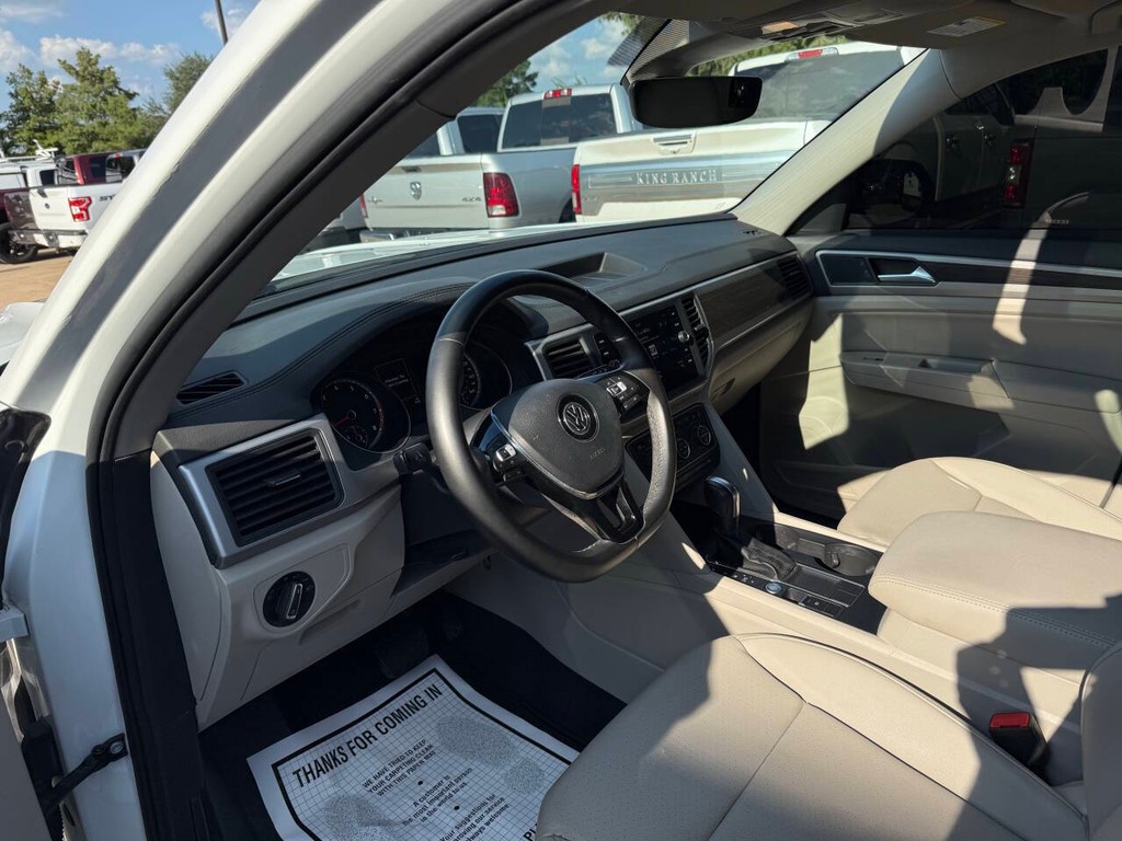 Volkswagen Atlas Vehicle Full-screen Gallery Image 06