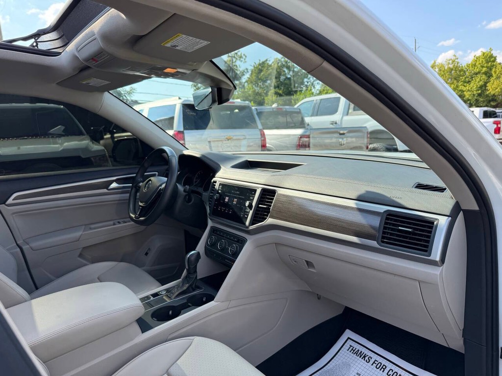 Volkswagen Atlas Vehicle Full-screen Gallery Image 09
