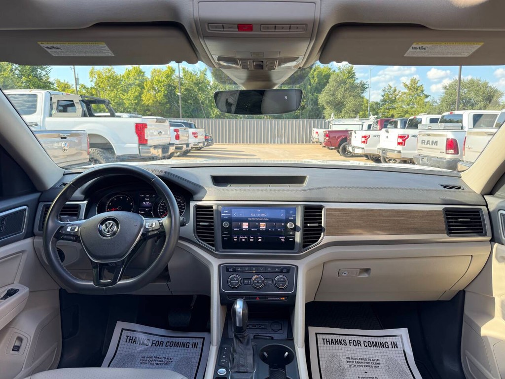 Volkswagen Atlas Vehicle Full-screen Gallery Image 19