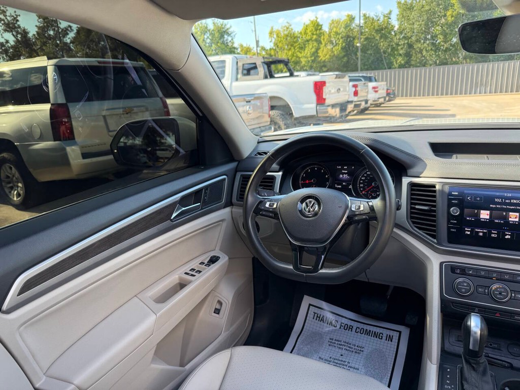 Volkswagen Atlas Vehicle Full-screen Gallery Image 21