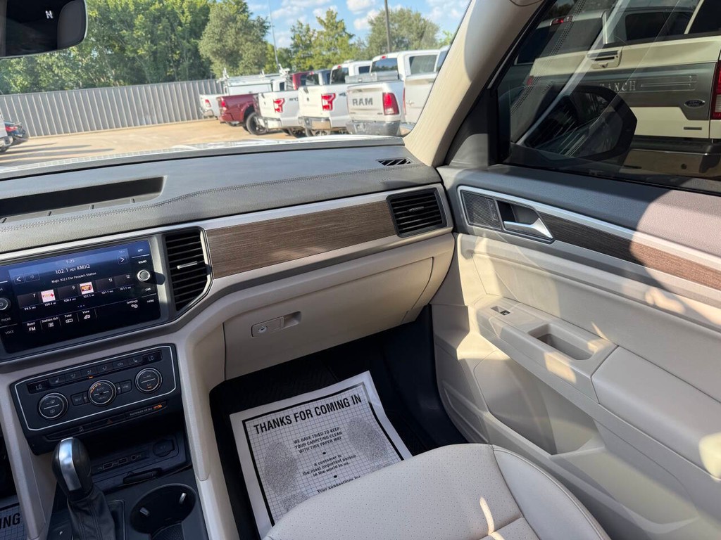 Volkswagen Atlas Vehicle Full-screen Gallery Image 22