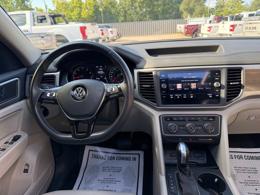 Volkswagen Atlas Vehicle Full-screen Gallery Image 23