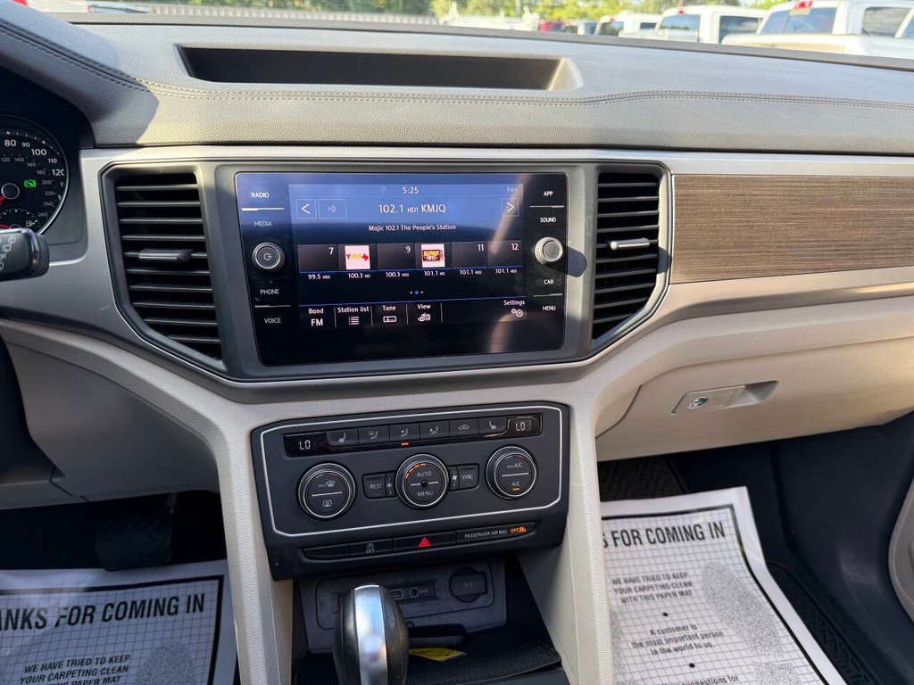 Volkswagen Atlas Vehicle Full-screen Gallery Image 26