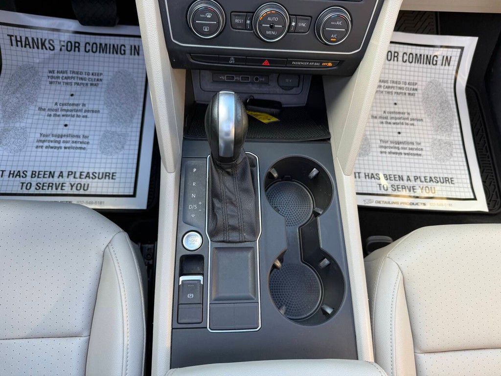 Volkswagen Atlas Vehicle Full-screen Gallery Image 30