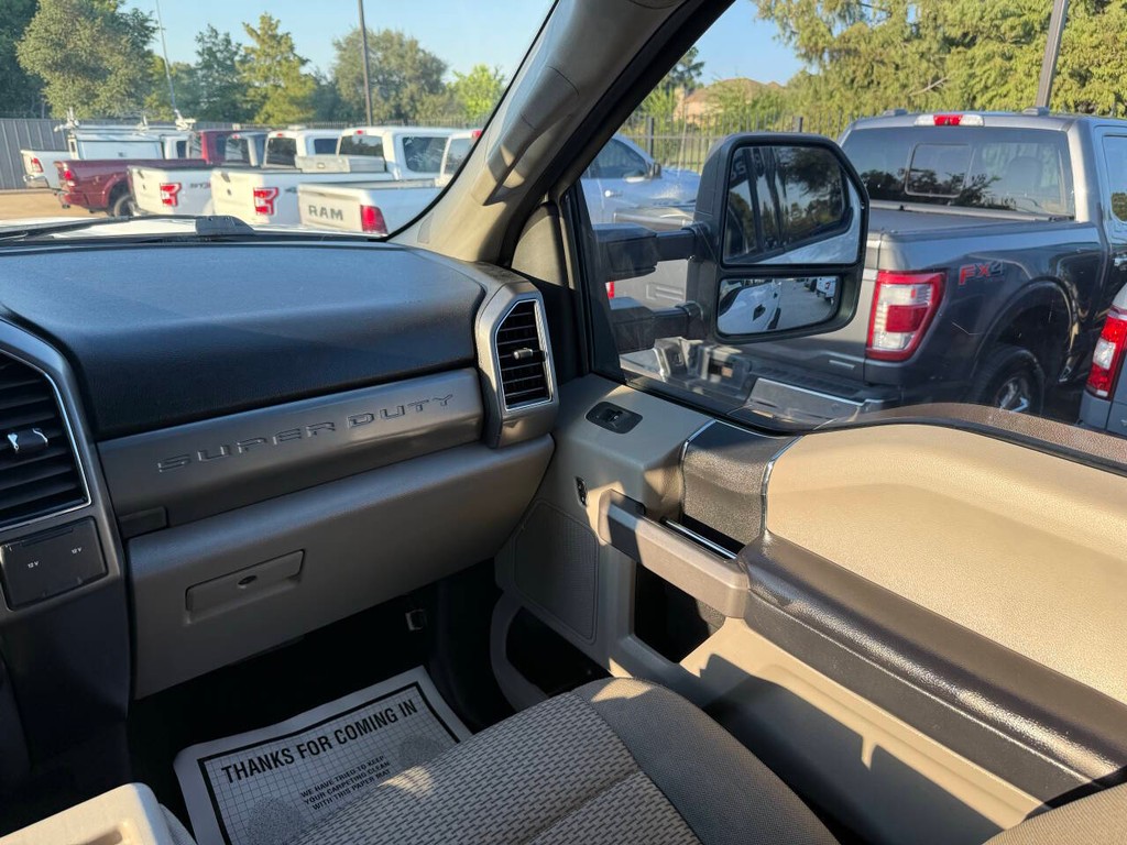Ford Super Duty F-250 SRW Vehicle Full-screen Gallery Image 20