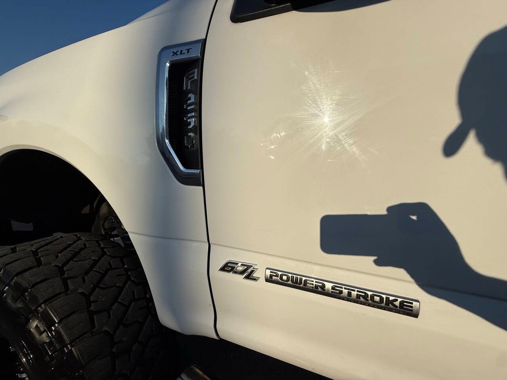 Ford Super Duty F-250 SRW Vehicle Full-screen Gallery Image 37