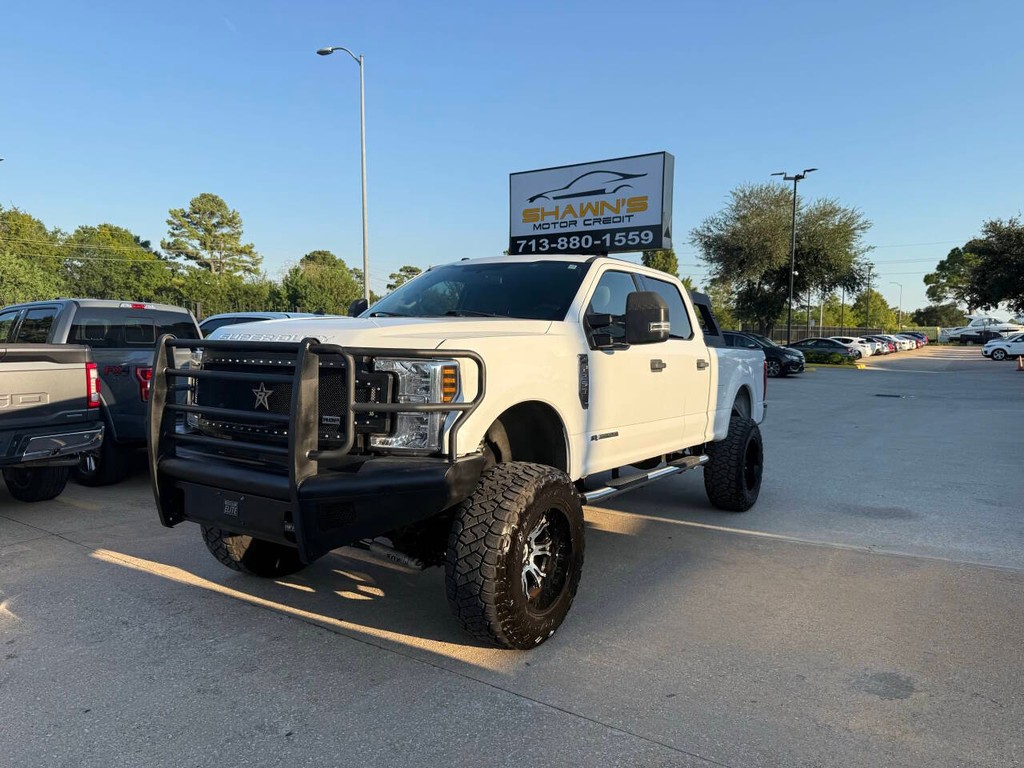 Ford Super Duty F-250 SRW Vehicle Full-screen Gallery Image 45