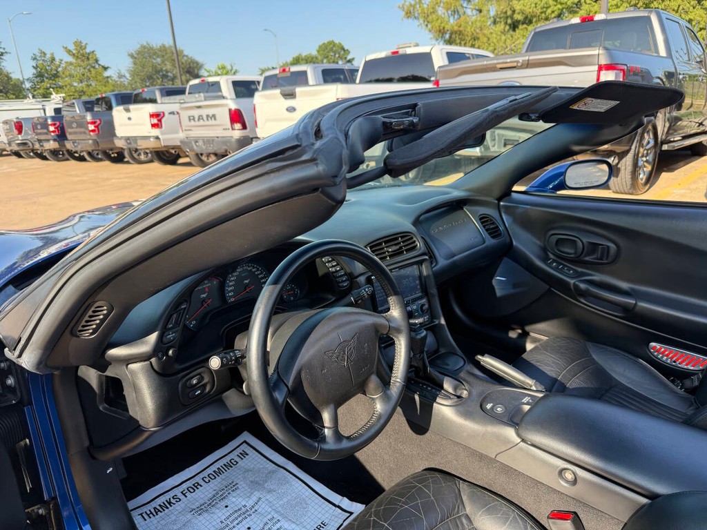 Chevrolet Corvette Vehicle Full-screen Gallery Image 10