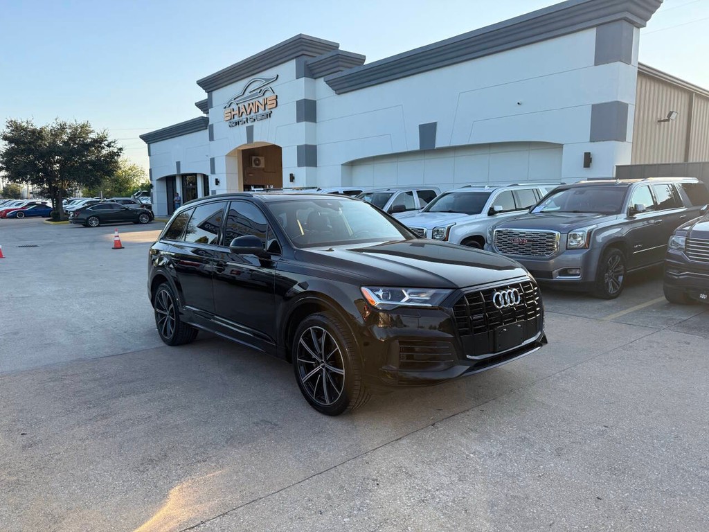 Audi Q7 Vehicle Full-screen Gallery Image 02