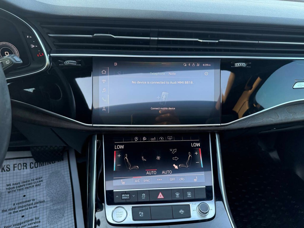 Audi Q7 Vehicle Full-screen Gallery Image 26