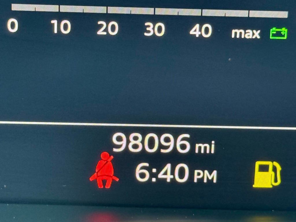 Audi Q7 Vehicle Full-screen Gallery Image 35