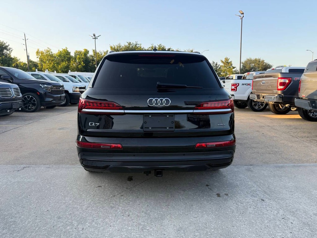 Audi Q7 Vehicle Full-screen Gallery Image 40