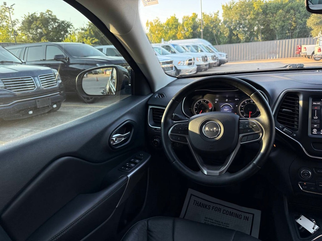 Jeep Cherokee Vehicle Full-screen Gallery Image 20