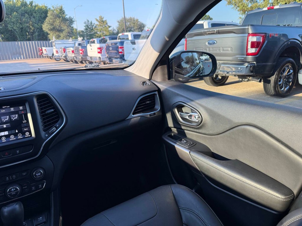 Jeep Cherokee Vehicle Full-screen Gallery Image 21