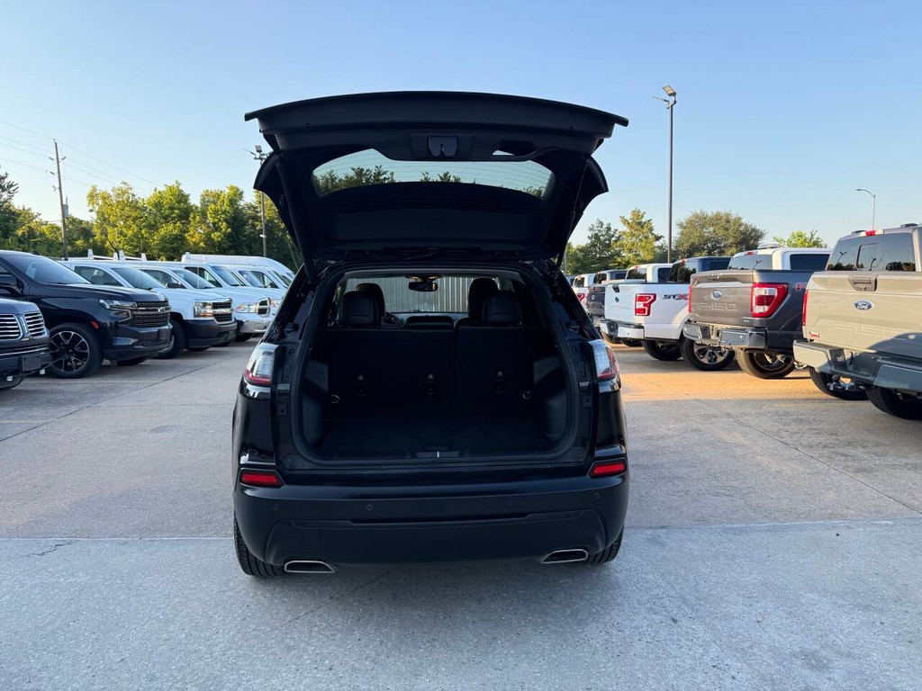 Jeep Cherokee Vehicle Full-screen Gallery Image 37