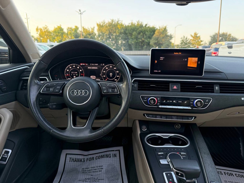 Audi A4 Vehicle Full-screen Gallery Image 21