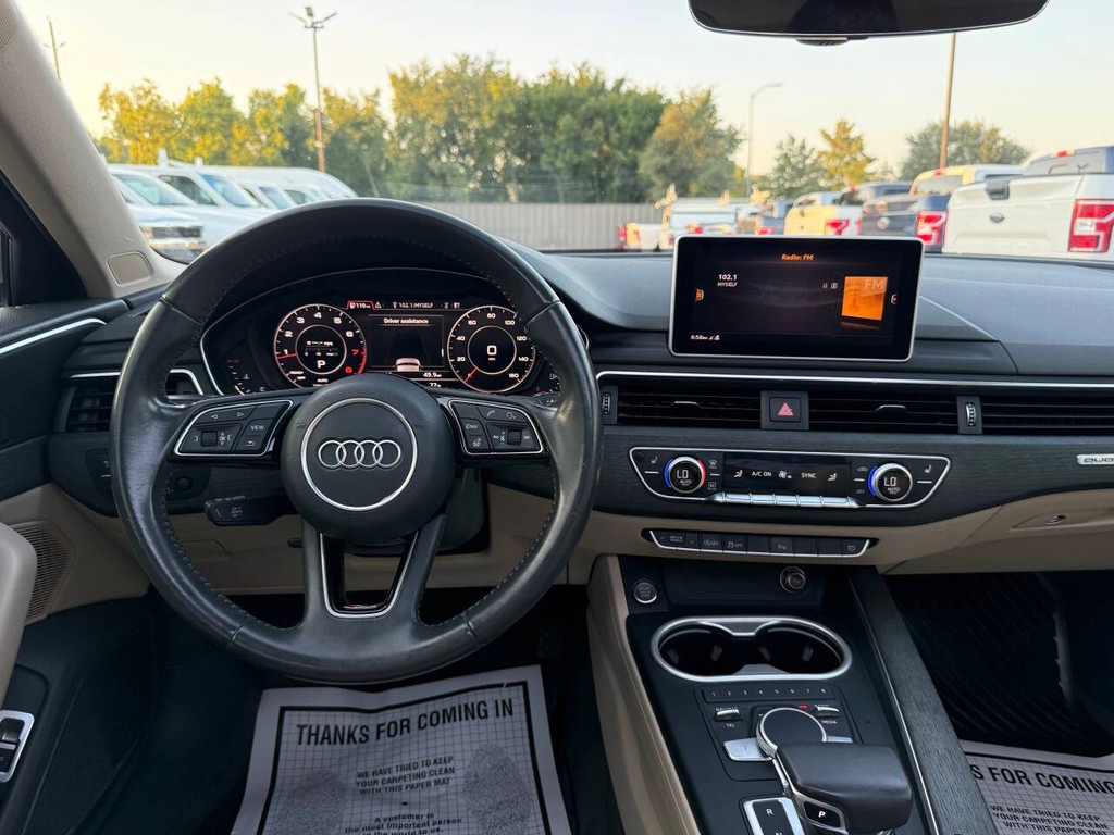 Audi A4 Vehicle Full-screen Gallery Image 22