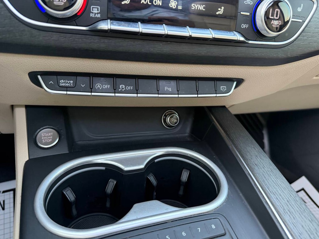 Audi A4 Vehicle Full-screen Gallery Image 29