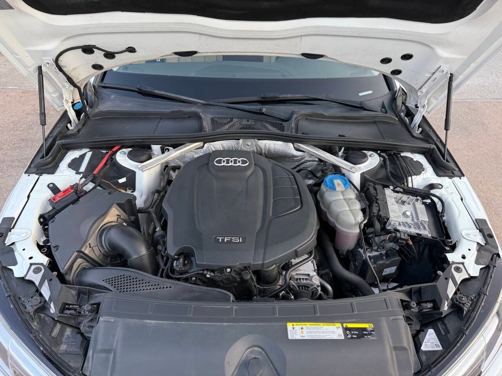 Audi A4 Vehicle Full-screen Gallery Image 37