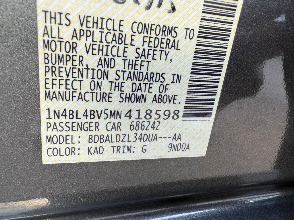 Nissan Altima Vehicle Full-screen Gallery Image 32