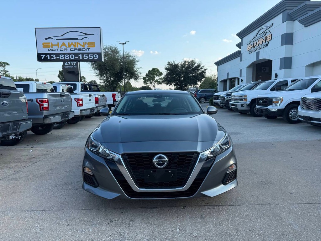 Nissan Altima Vehicle Full-screen Gallery Image 38