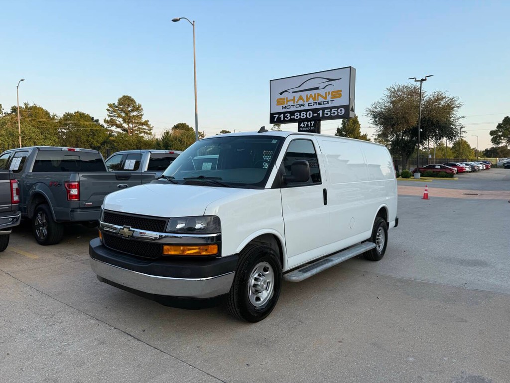 Chevrolet Express Cargo Van Vehicle Full-screen Gallery Image 03