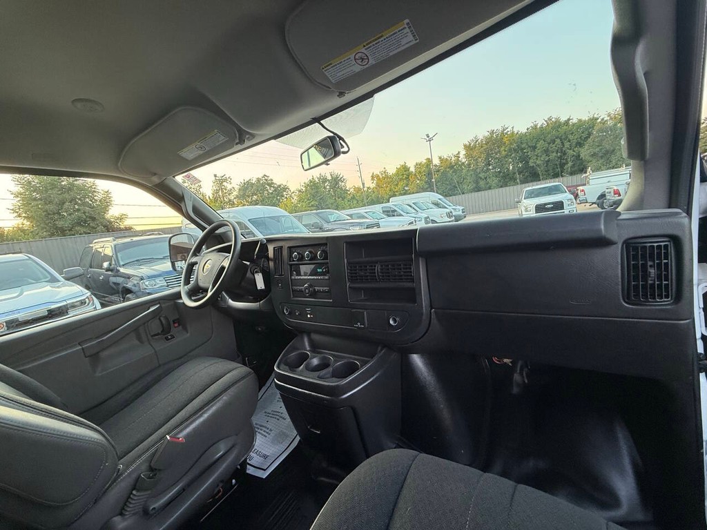 Chevrolet Express Cargo Van Vehicle Full-screen Gallery Image 13