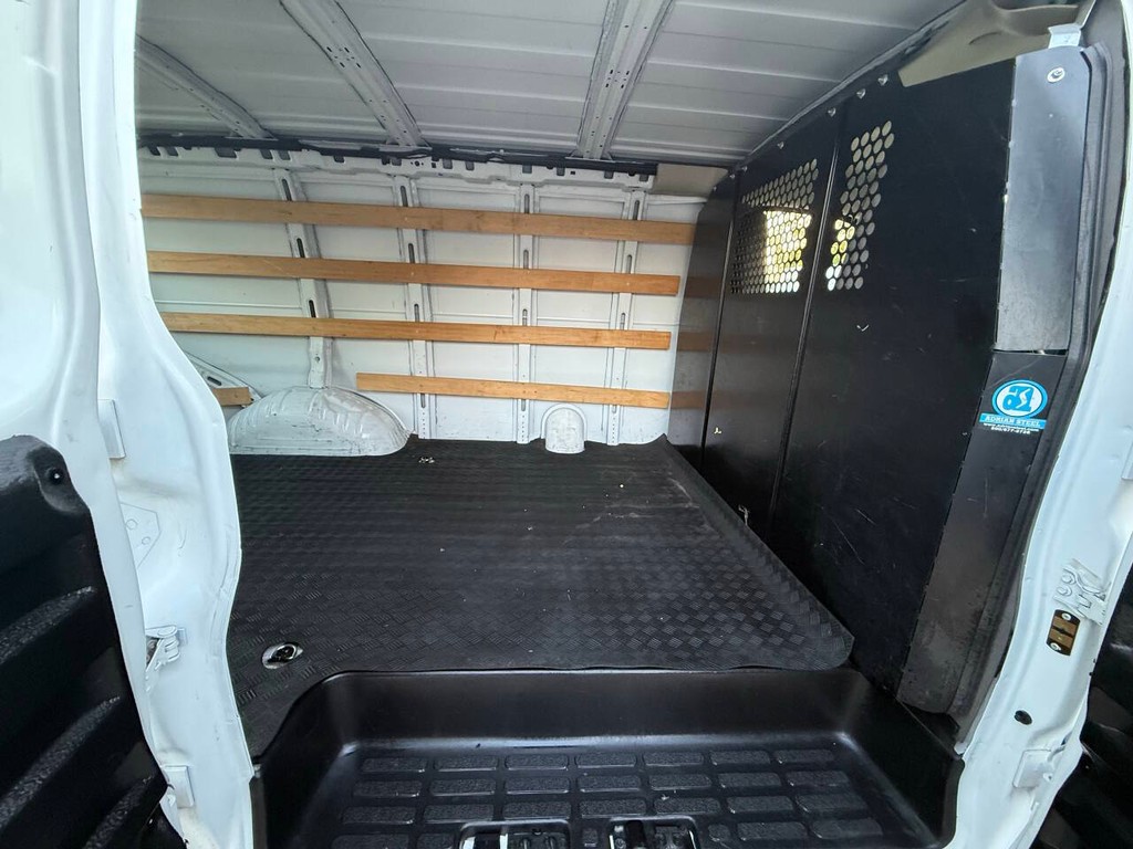 Chevrolet Express Cargo Van Vehicle Full-screen Gallery Image 22