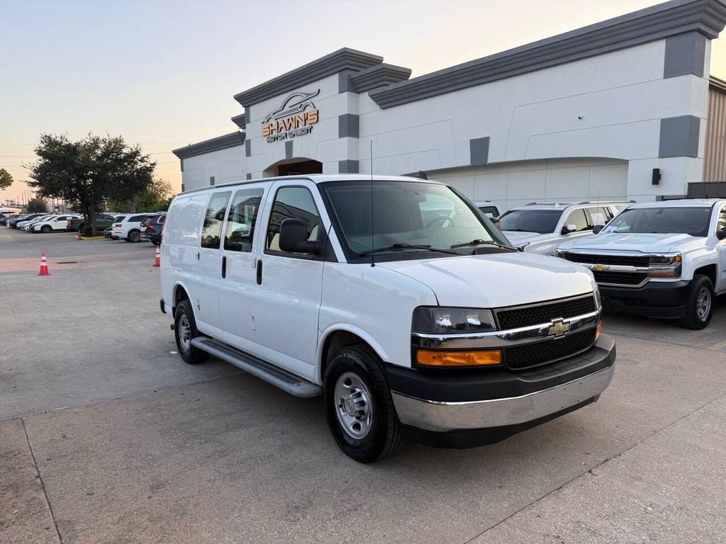 Chevrolet Express Cargo Van Vehicle Full-screen Gallery Image 32
