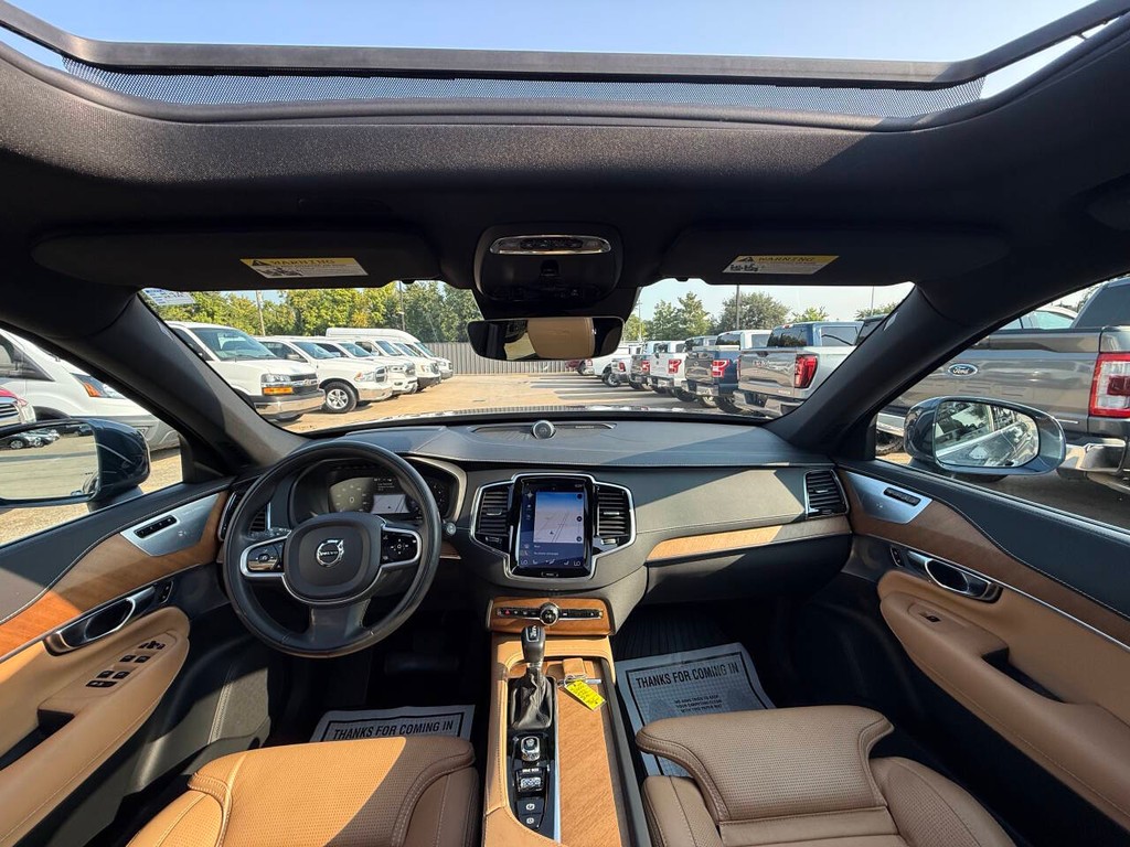 Volvo XC90 Vehicle Full-screen Gallery Image 20