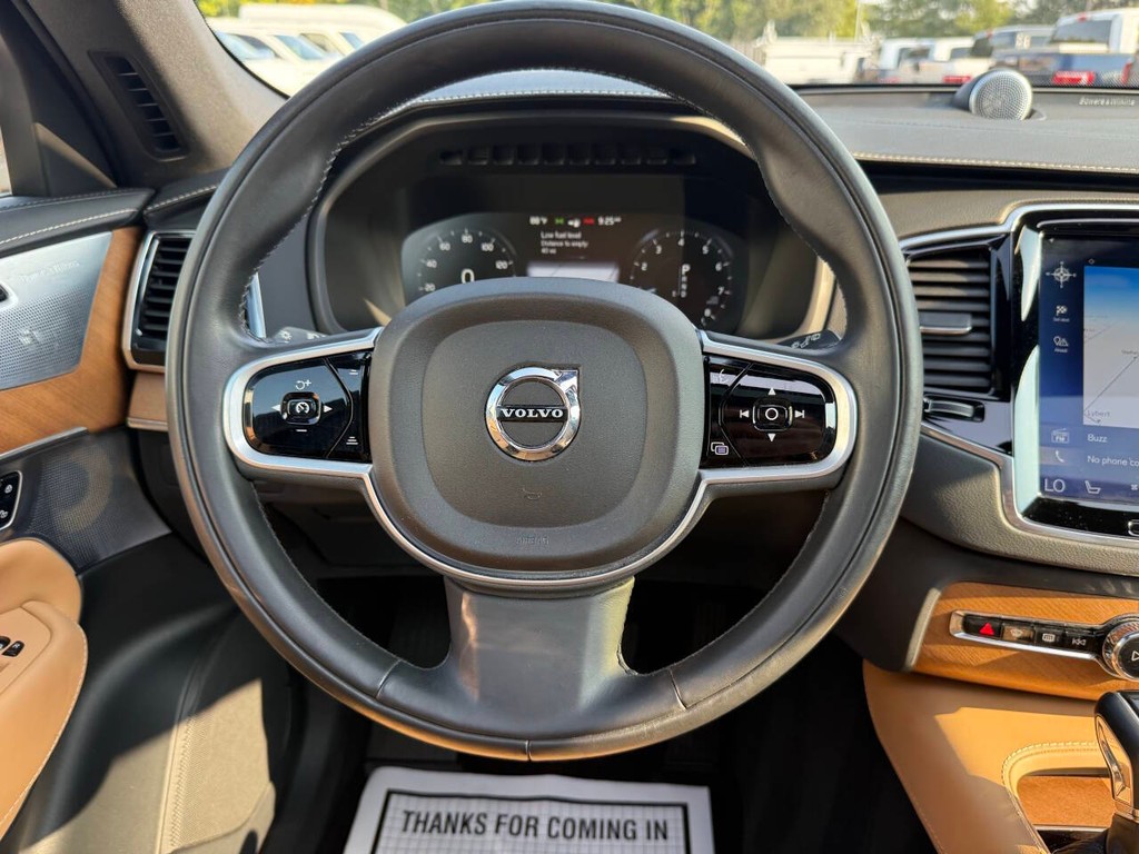 Volvo XC90 Vehicle Full-screen Gallery Image 24