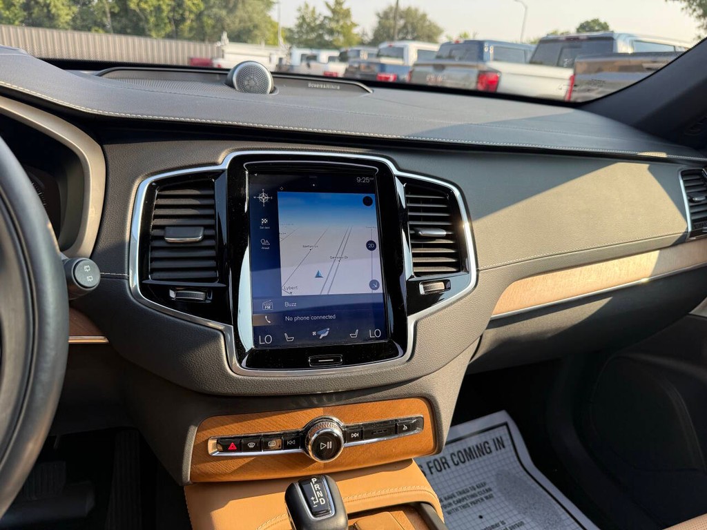 Volvo XC90 Vehicle Full-screen Gallery Image 26