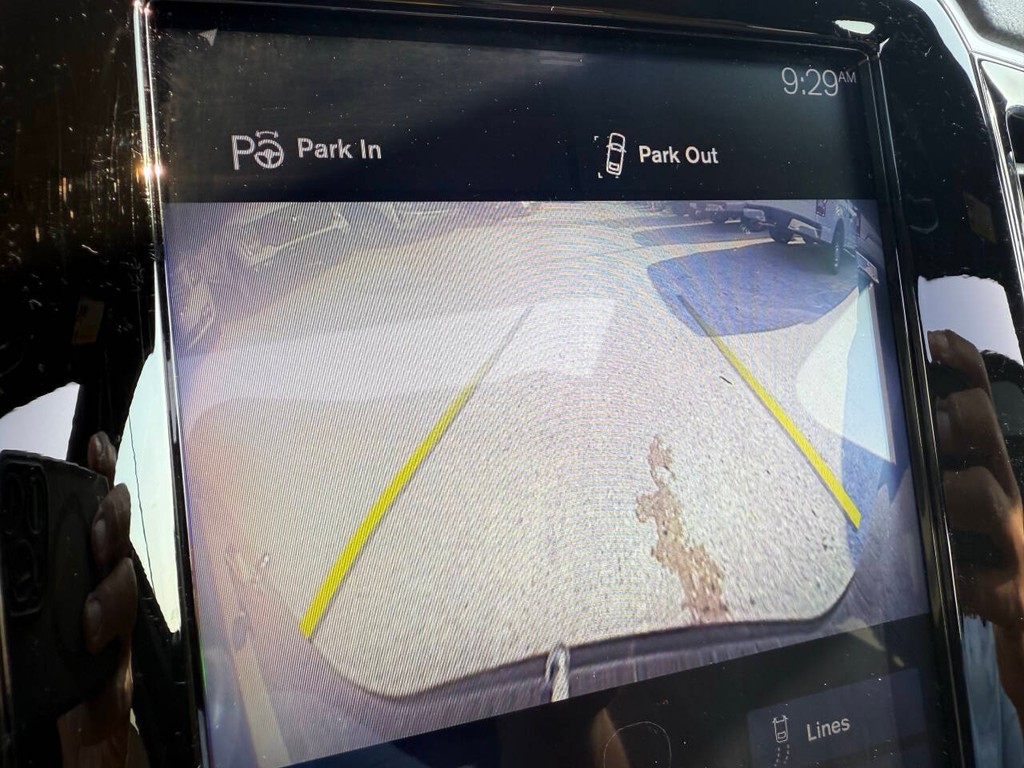 Volvo XC90 Vehicle Full-screen Gallery Image 33