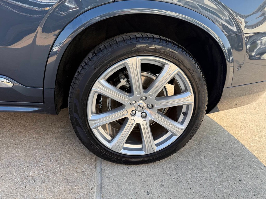 Volvo XC90 Vehicle Full-screen Gallery Image 41