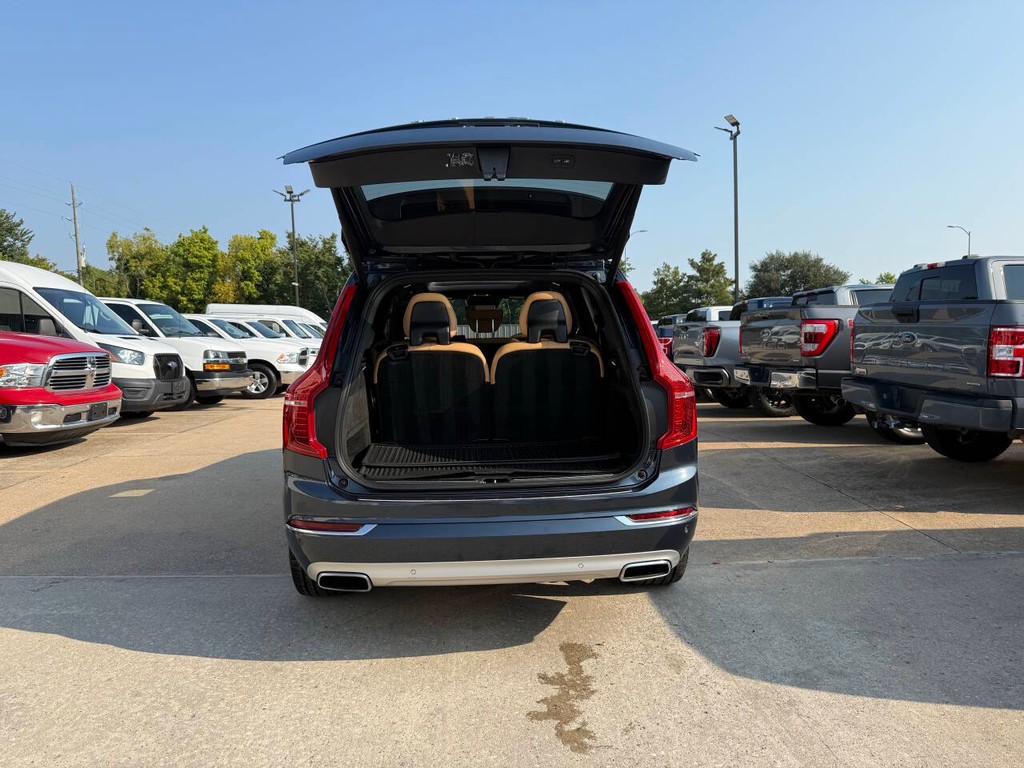 Volvo XC90 Vehicle Full-screen Gallery Image 42