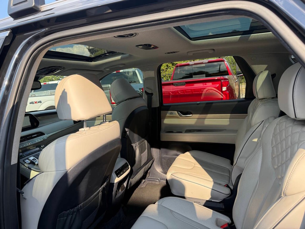 Hyundai Palisade Vehicle Full-screen Gallery Image 12