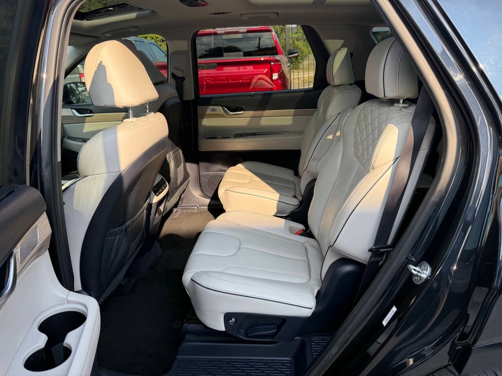 Hyundai Palisade Vehicle Full-screen Gallery Image 13