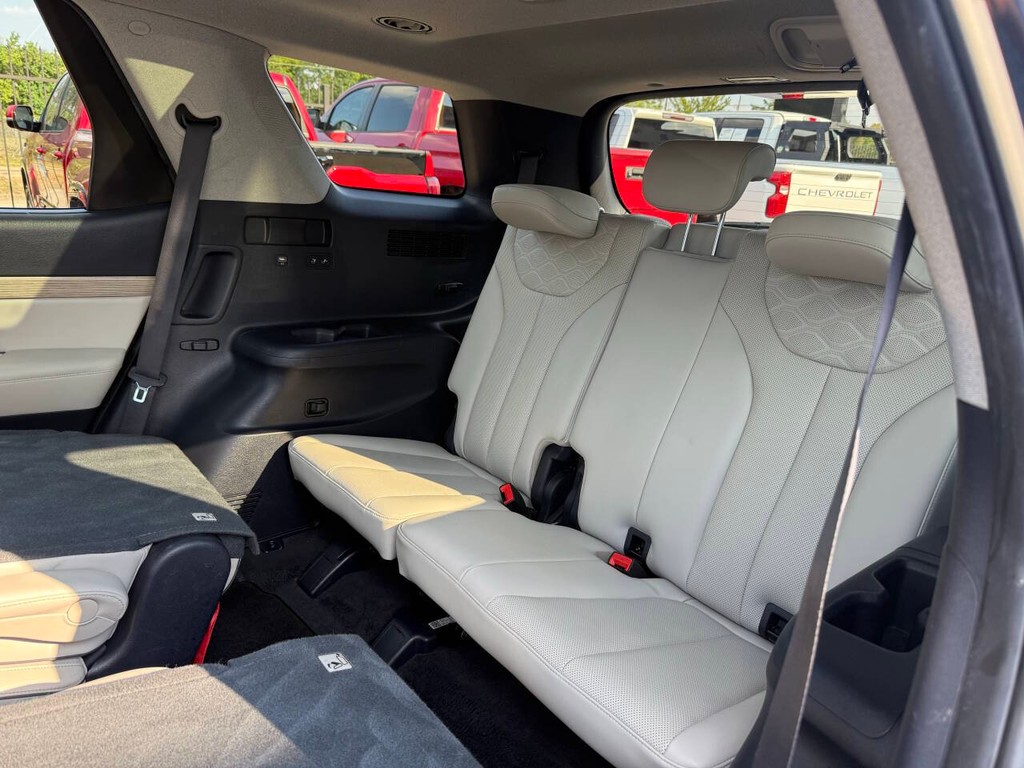 Hyundai Palisade Vehicle Full-screen Gallery Image 14