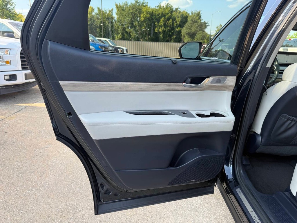 Hyundai Palisade Vehicle Full-screen Gallery Image 15