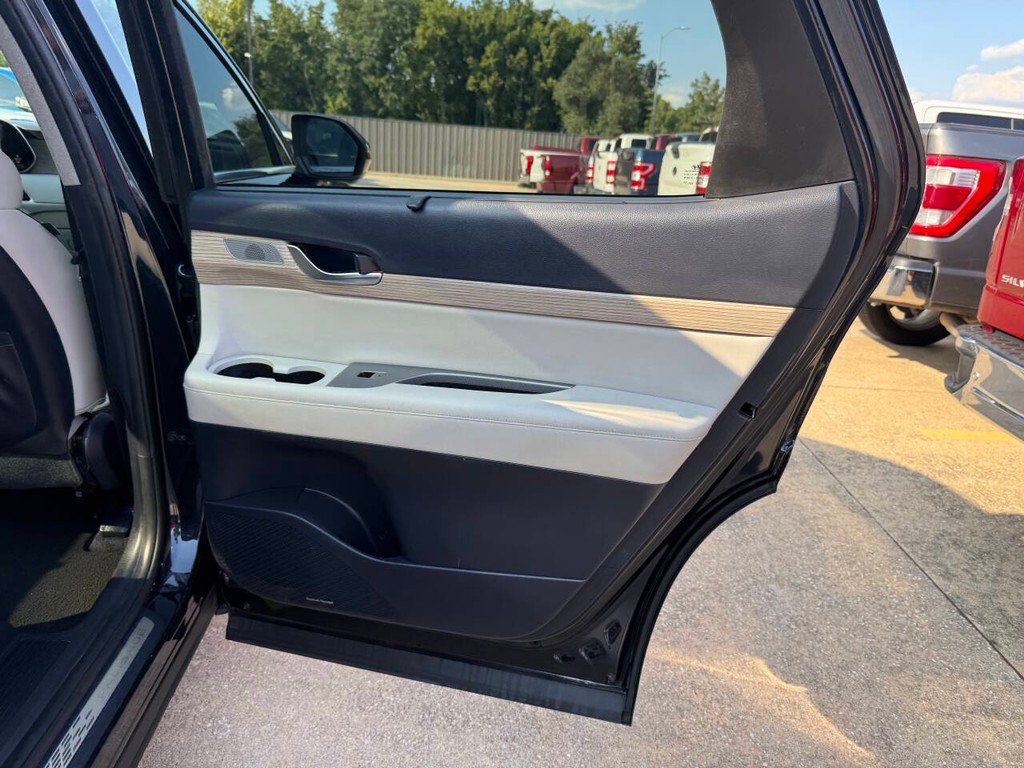 Hyundai Palisade Vehicle Full-screen Gallery Image 18
