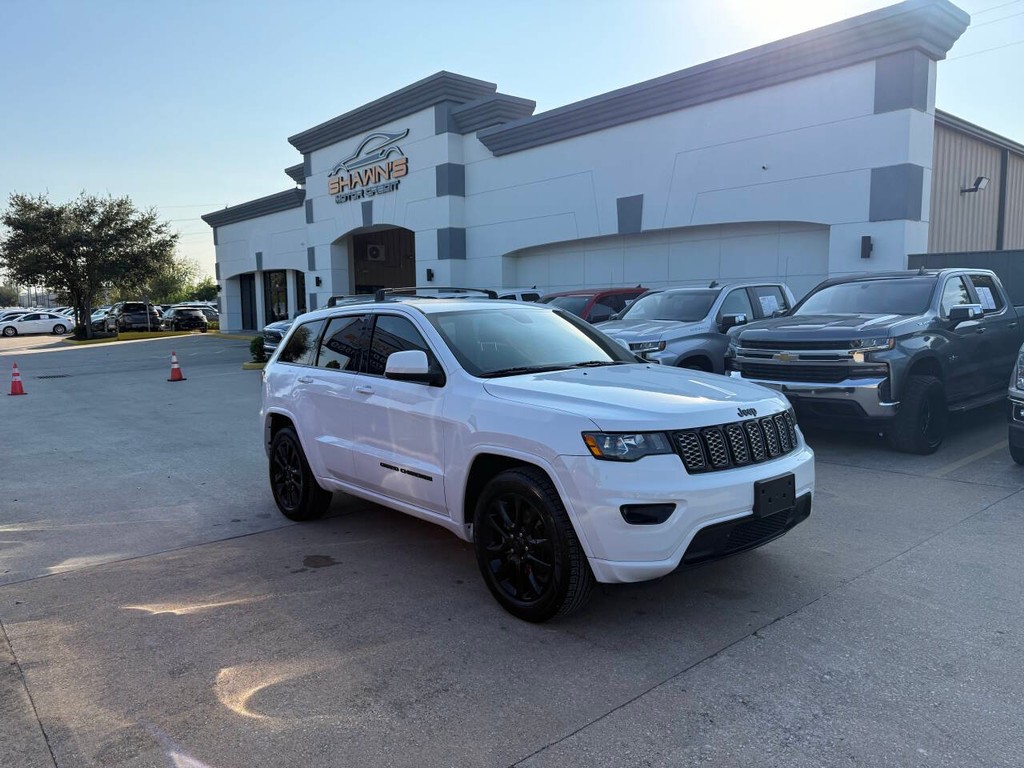 Jeep Grand Cherokee Vehicle Full-screen Gallery Image 02