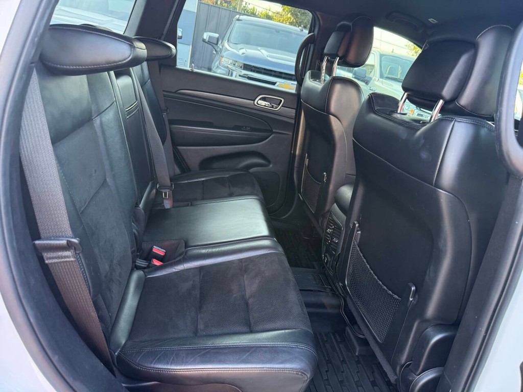 Jeep Grand Cherokee Vehicle Full-screen Gallery Image 14